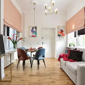 https://shortstaypoland-gorskiego.warsawhotelspoland.com